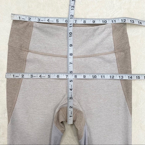 Outdoor Voices oatmeal Tri-tone 7/8 high rise leggings tan gray small - Picture 4 of 10